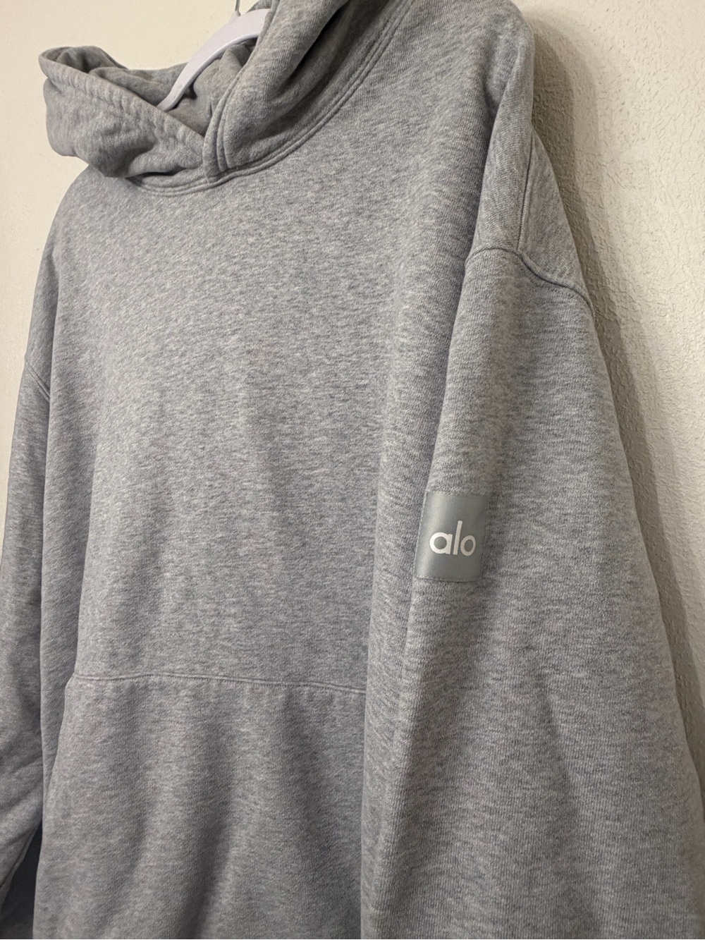 ALO Yoga Women’s Gray Renown Heavy Weight Hoodie 30” PTP Good For a 2XL